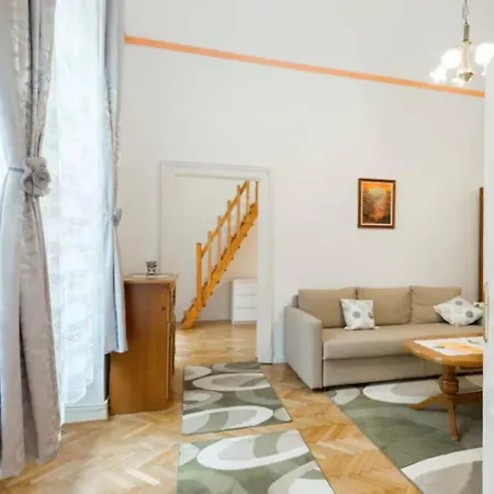 Retro Getaway Kiraly Street Heart Of The